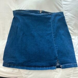 Wild fable size 8 Jean skirt (worn once)